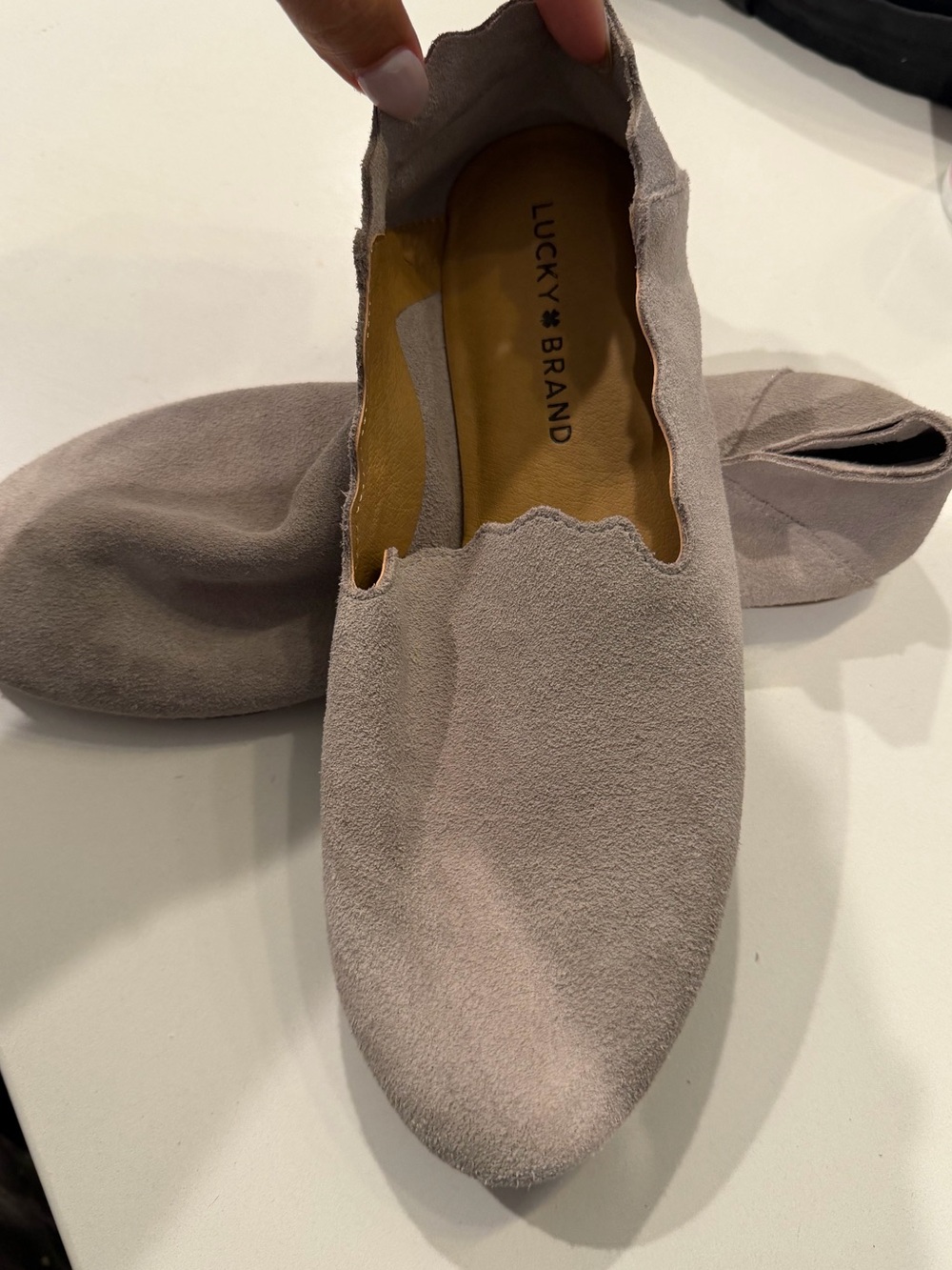 Lucky Brand Scalloped Suede-Look Slip-On Flats in Taupe Hardly Worn 8.5